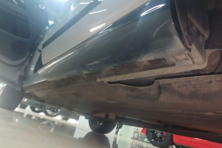Used Land Rover Range Evoque 2021 Range Rover L 249 PS R-Dynamic SE Luxury Edition Left Side Sill