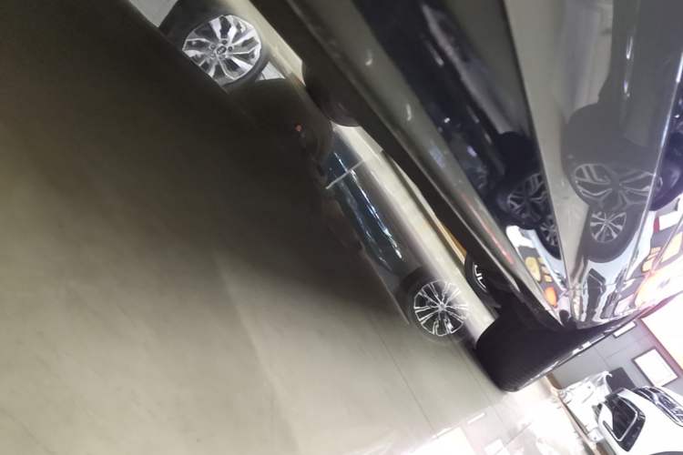 Used Land Rover Range Evoque 2021 Range Rover Velar 249 PS R-Dynamic S Performance Edition Left Side Sill