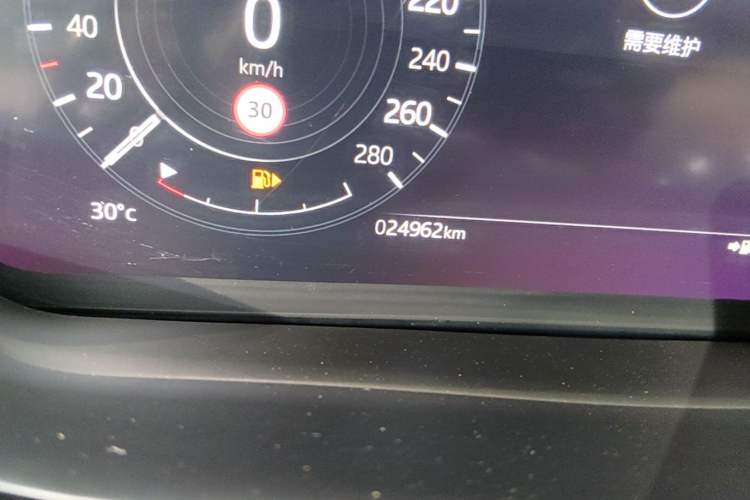 Used Land Rover Range Evoque 2021 Range Rover Velar 249 PS R-Dynamic HSE Luxury Edition Odometer Close Up
