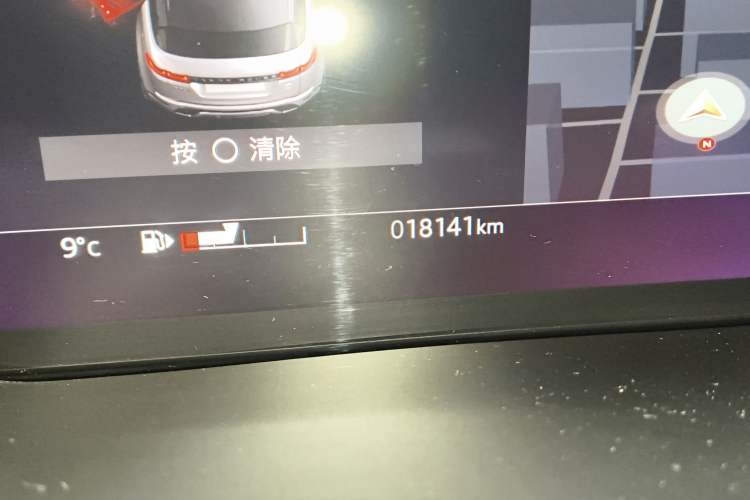 Used Land Rover Range Evoque 2021 Range Rover Velar L 249PS R-Dynamic First Edition Odometer Close Up