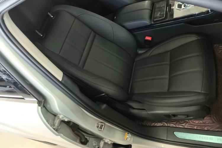Used Land Rover Range Evoque 2021 Range Rover Velar 249 PS R-Dynamic S Performance Edition Right Front Seat