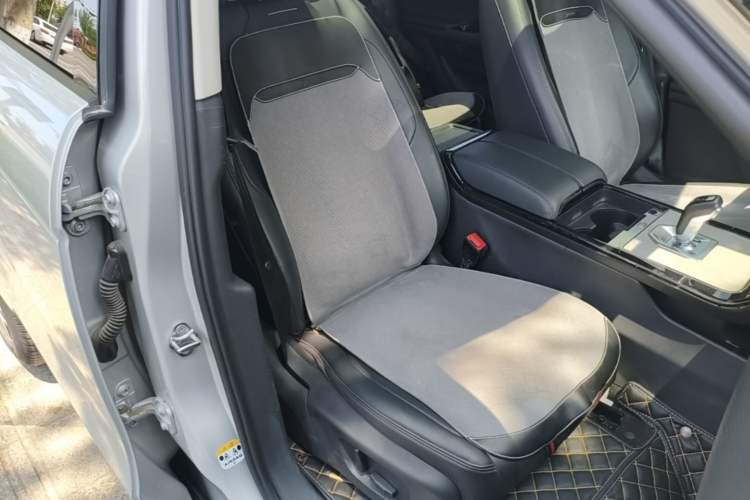 Used Land Rover Range Evoque 2021 Range Rover Velar L 249PS R-Dynamic First Edition Right Front Seat