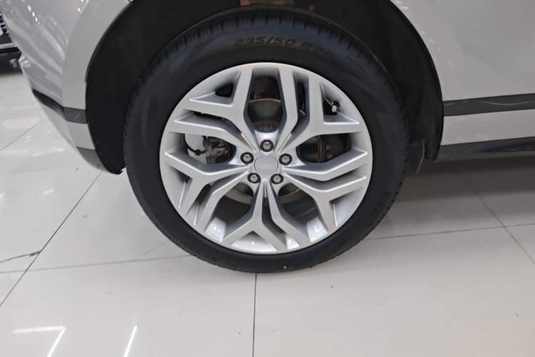 Used Land Rover Range Evoque 2021 Range Rover Evoque 200 PS R-Dynamic Standard Elite Edition Right Rear Wheel Hub