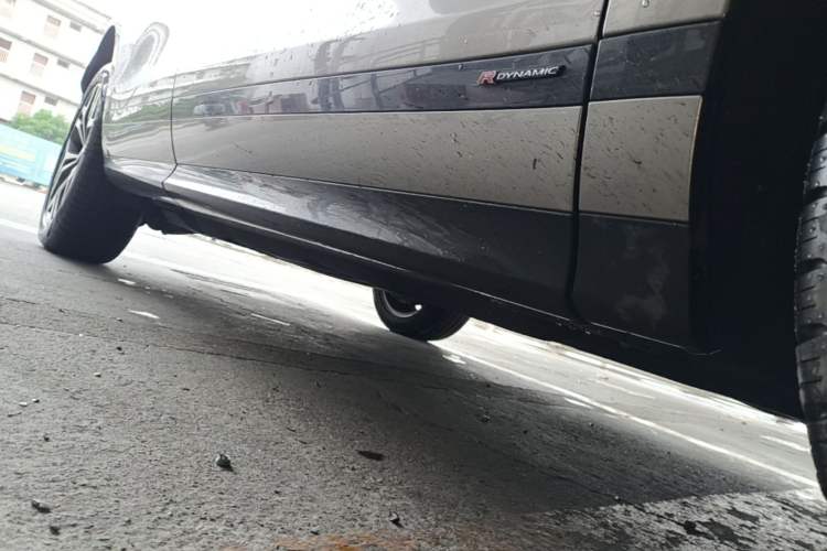 Used Land Rover Range Evoque 2021 Range Rover Velar 249 PS R-Dynamic S Performance Edition Right Side Sill