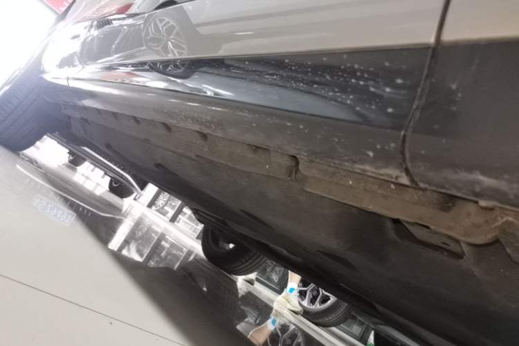 Used Land Rover Range Evoque 2021 Range Rover Velar 249 PS R-Dynamic HSE Luxury Edition Right Side Sill
