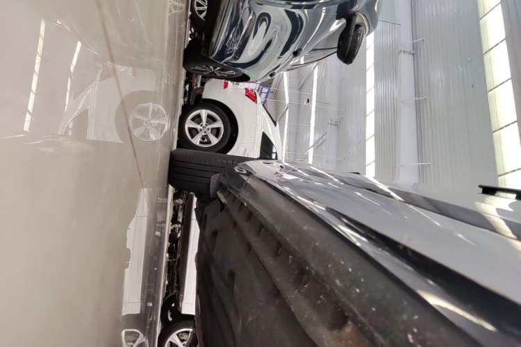 Used Land Rover Range Evoque 2021 Range Rover L 249 PS R-Dynamic SE Luxury Edition Right Side Sill