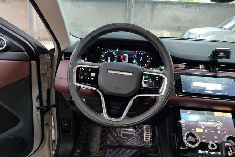 Used Land Rover Range Evoque 2021 Range Rover Velar L 249PS R-Dynamic First Edition Steering Wheel