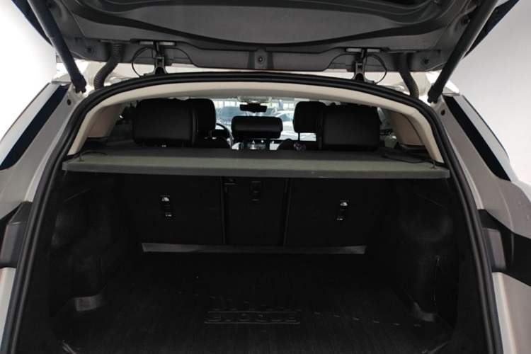 Used Land Rover Range Evoque 2021 Range Rover L 249 PS R-Dynamic SE Luxury Edition Trunk
