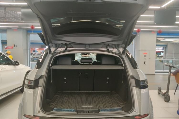Used Land Rover Range Evoque 2021 Range Rover Velar L 249PS R-Dynamic First Edition Trunk