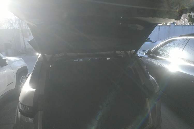 Used Land Rover Range Evoque 2021 Range Rover Velar 249 PS R-Dynamic S Performance Edition Trunk