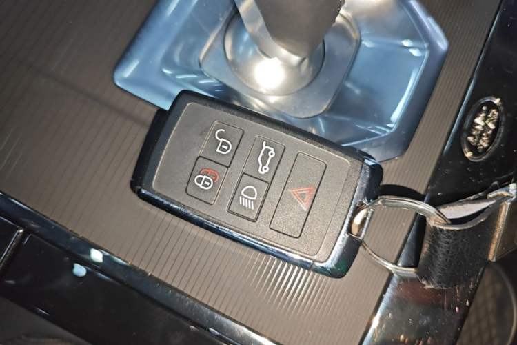 Used Land Rover Range Evoque 2021 Range Rover Evoque 200 PS R-Dynamic Standard Elite Edition Vehicle Key