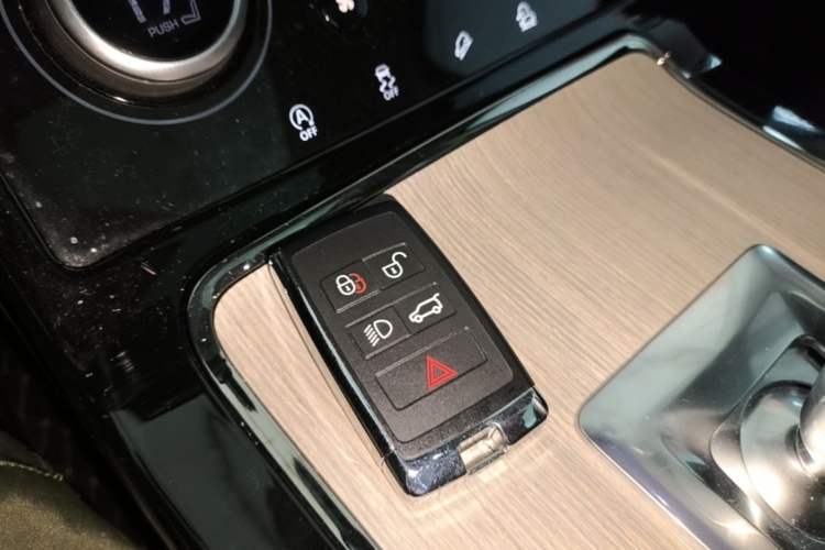 Used Land Rover Range Evoque 2021 Range Rover Velar 249 PS R-Dynamic S Performance Edition Vehicle Key