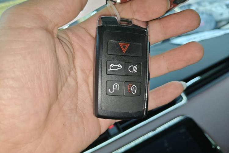 Used Land Rover Range Evoque 2021 Range Rover Velar L 249PS R-Dynamic First Edition Vehicle Key