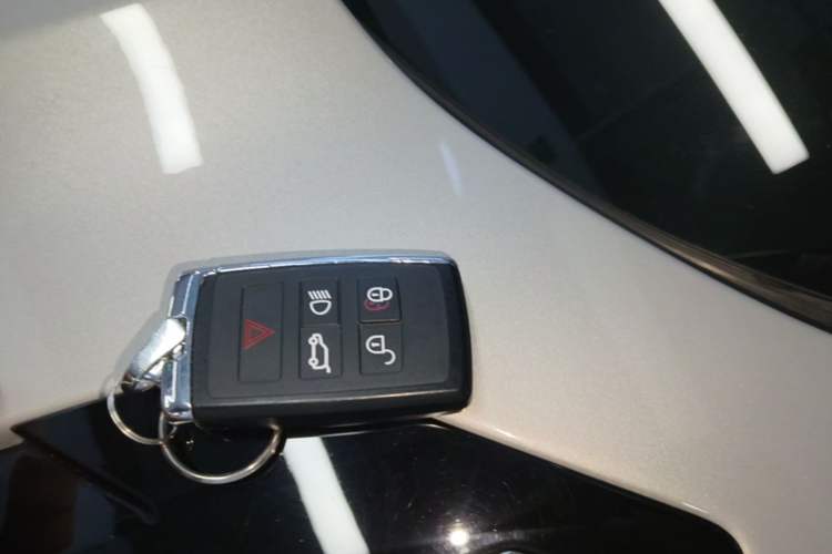 Used Land Rover Range Evoque 2021 Range Rover Velar 249 PS R-Dynamic S Performance Edition Vehicle Key