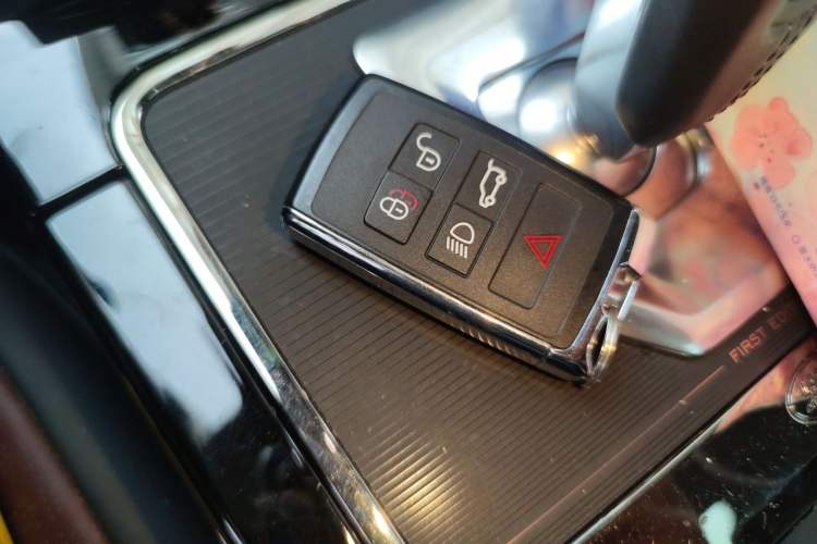 Used Land Rover Range Evoque 2021 Range Rover Velar 249 PS R-Dynamic S Performance Edition Vehicle Key