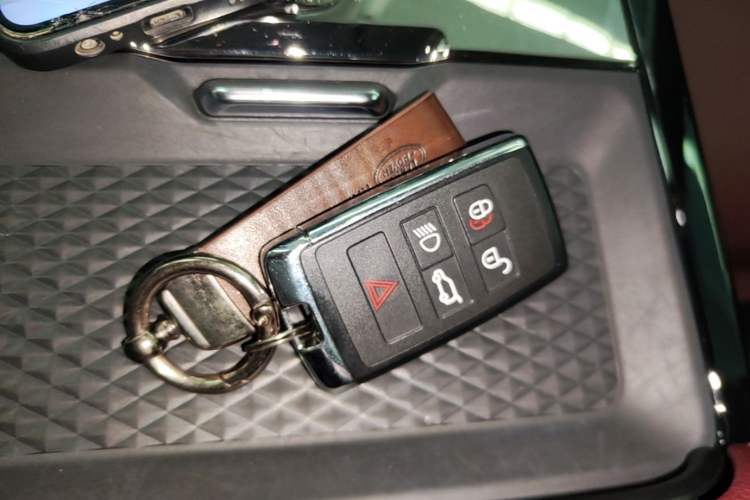 Used Land Rover Range Evoque 2021 Range Rover L 249 PS R-Dynamic SE Luxury Edition Vehicle Key