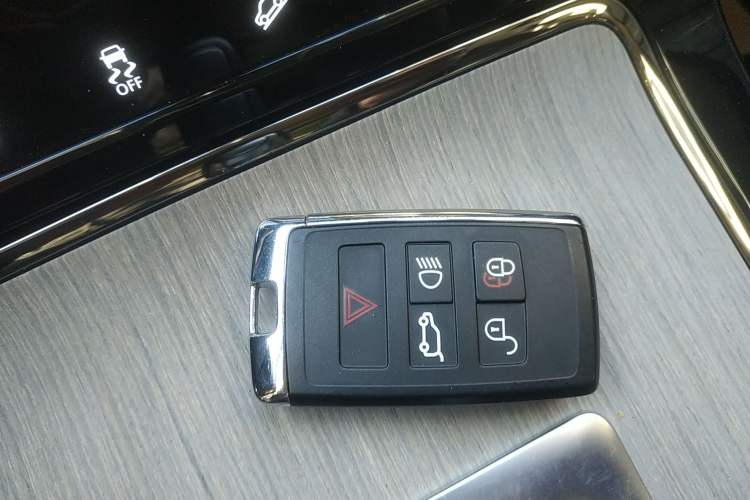 Used Land Rover Range Evoque 2021 Range Rover Velar 249 PS R-Dynamic S Performance Edition Vehicle Key