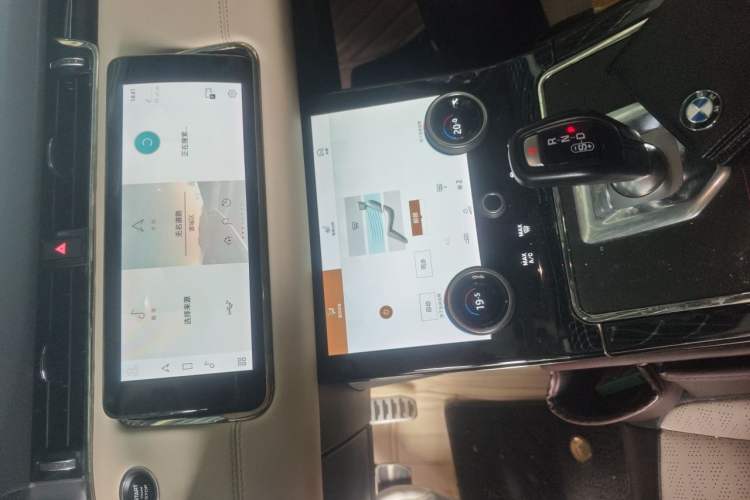 Used Land Rover Range Evoque 2021 Range Rover Velar L 249PS R-Dynamic First Edition Audio And AC Panel
