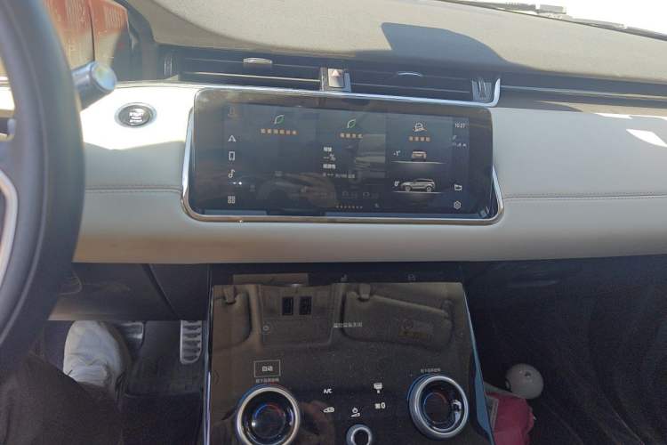 Used Land Rover Range Evoque 2021 Range Rover Velar L 249PS R-Dynamic First Edition Audio And AC Panel