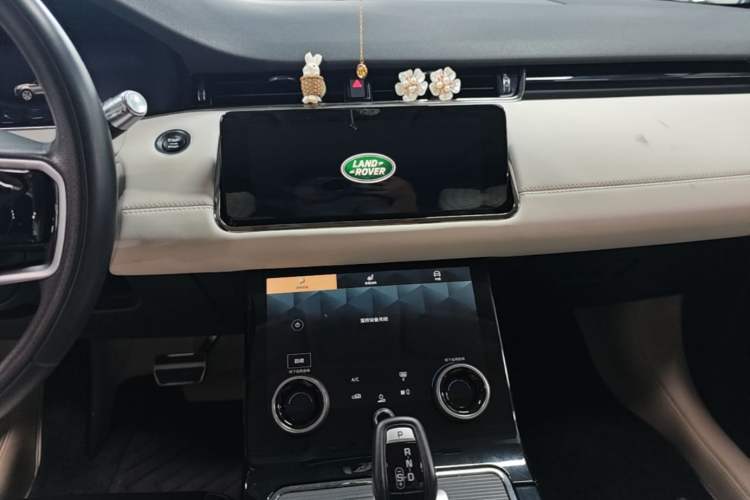 Used Land Rover Range Evoque 2021 Range Rover Velar 249 PS R-Dynamic HSE Luxury Edition Audio And AC Panel