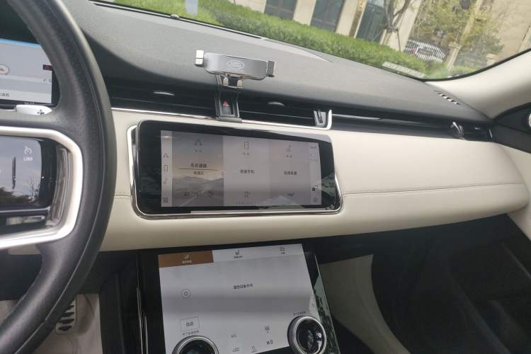 Used Land Rover Range Evoque 2021 Range Rover Velar L 249PS R-Dynamic First Edition Audio And AC Panel