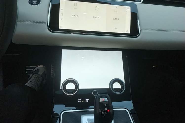 Used Land Rover Range Evoque 2021 Range Rover Velar L 249PS R-Dynamic First Edition Audio And AC Panel