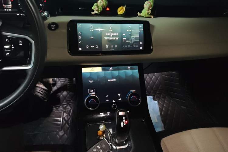 Used Land Rover Range Evoque 2021 Range Rover Velar L 249PS R-Dynamic First Edition Audio And AC Panel