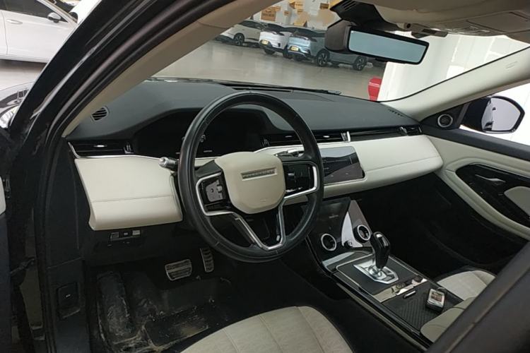 Used Land Rover Range Evoque 2021 Range Rover Velar L 249PS R-Dynamic First Edition Center Console