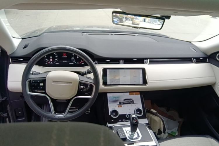 Used Land Rover Range Evoque 2021 Range Rover Velar L 249PS R-Dynamic First Edition Center Console