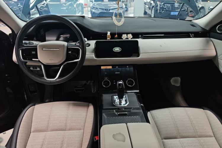 Used Land Rover Range Evoque 2021 Range Rover Velar 249 PS R-Dynamic HSE Luxury Edition Center Console