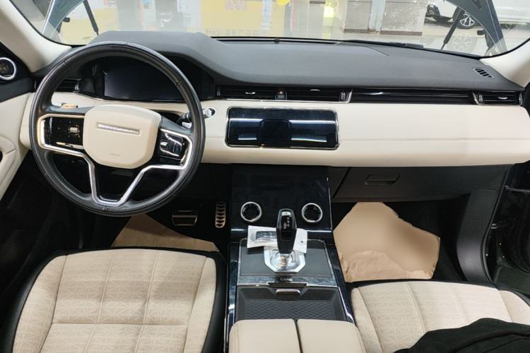 Used Land Rover Range Evoque 2021 Range Rover Velar L 249PS R-Dynamic First Edition Center Console
