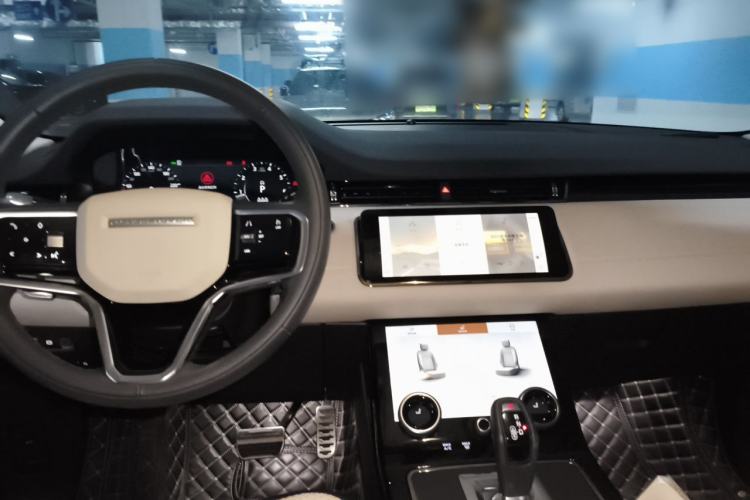 Used Land Rover Range Evoque 2021 Range Rover Velar L 249PS R-Dynamic First Edition Center Console