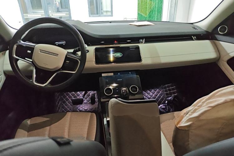 Used Land Rover Range Evoque 2021 Range Rover Velar L 249PS R-Dynamic First Edition Center Console