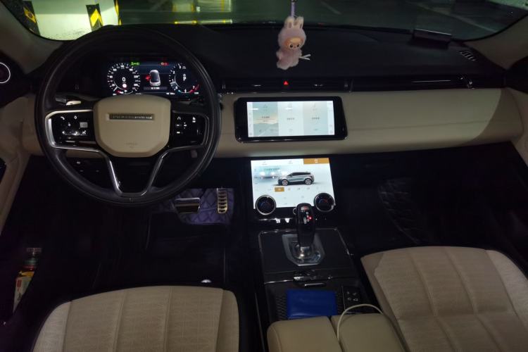 Used Land Rover Range Evoque 2021 Range Rover Velar L 249PS R-Dynamic First Edition Center Console