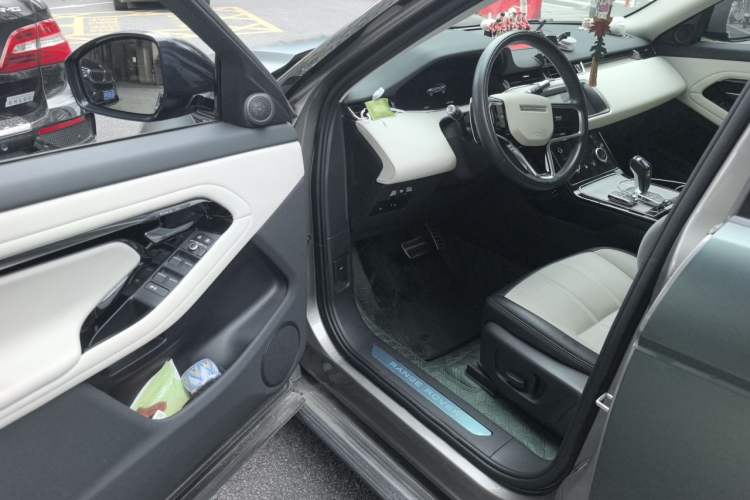 Used Land Rover Range Evoque 2021 Range Rover Velar 249 PS R-Dynamic S Performance Edition Driver Seat