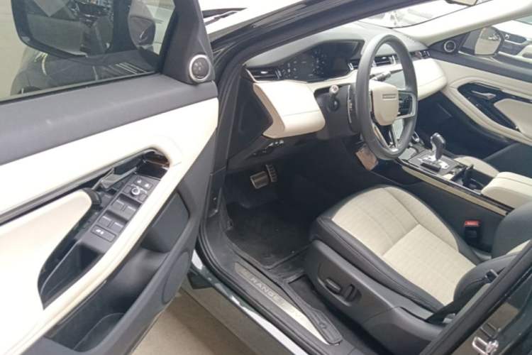 Used Land Rover Range Evoque 2021 Range Rover Velar L 249PS R-Dynamic First Edition Driver Seat