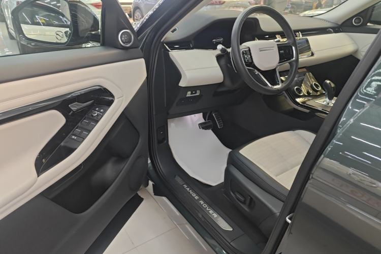 Used Land Rover Range Evoque 2021 Range Rover Velar 249 PS R-Dynamic HSE Luxury Edition Driver Seat