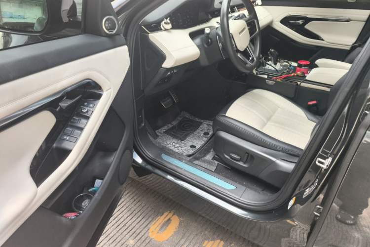 Used Land Rover Range Evoque 2021 Range Rover Velar L 249PS R-Dynamic First Edition Driver Seat