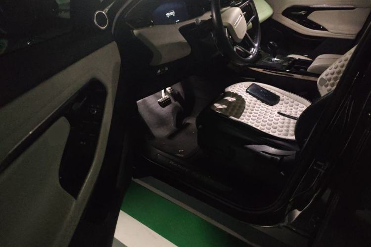 Used Land Rover Range Evoque 2021 Range Rover Velar L 249PS R-Dynamic First Edition Driver Seat