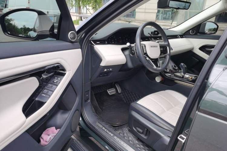 Used Land Rover Range Evoque 2021 Range Rover Velar L 249PS R-Dynamic First Edition Driver Seat