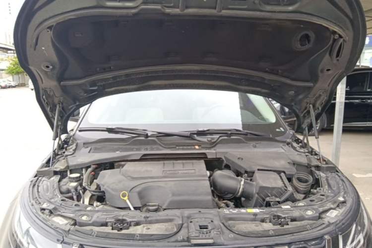 Used Land Rover Range Evoque 2021 Range Rover Velar L 249PS R-Dynamic First Edition Engine Bay