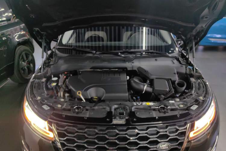 Used Land Rover Range Evoque 2021 Range Rover Velar L 249PS R-Dynamic First Edition Engine Bay