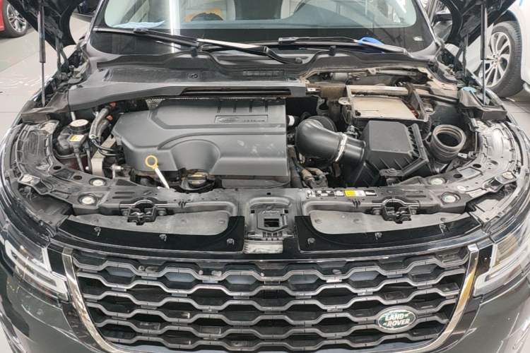 Used Land Rover Range Evoque 2021 Range Rover Velar L 249PS R-Dynamic First Edition Engine Bay