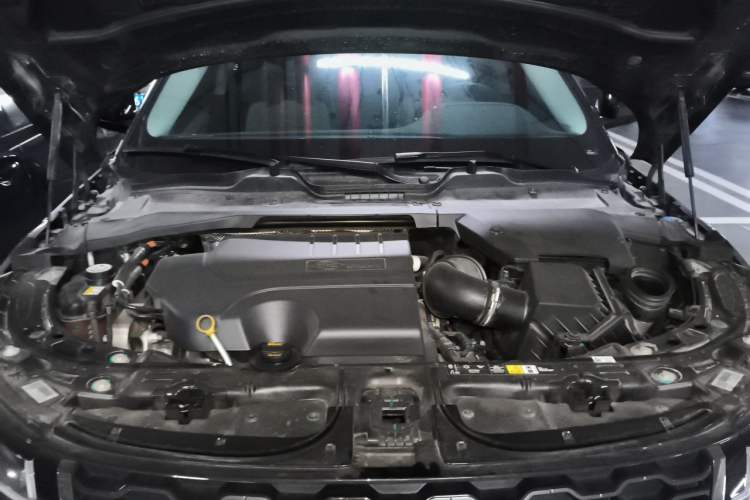 Used Land Rover Range Evoque 2021 Range Rover Velar L 249PS R-Dynamic First Edition Engine Bay