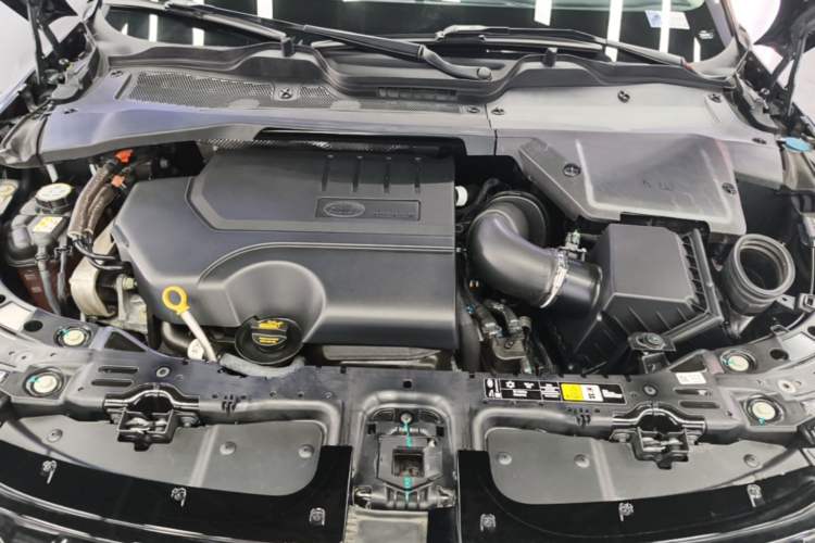 Used Land Rover Range Evoque 2021 Range Rover Velar L 249PS R-Dynamic First Edition Engine Bay