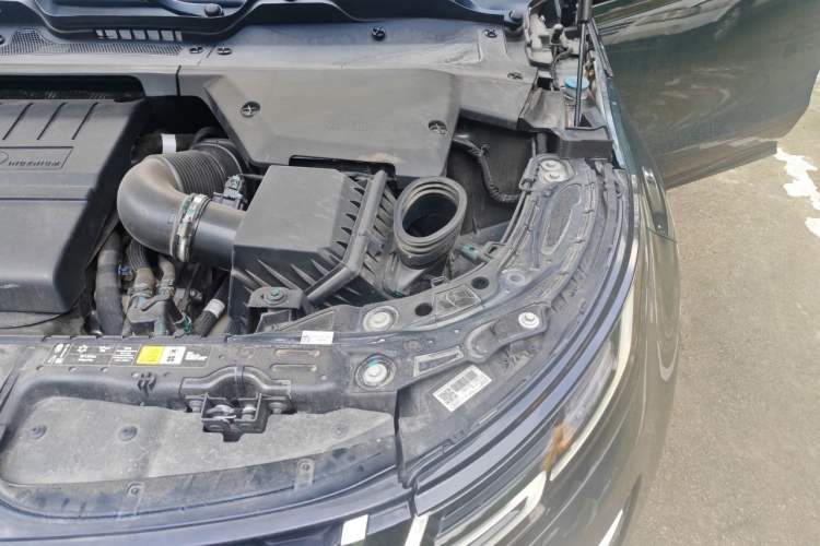 Used Land Rover Range Evoque 2021 Range Rover Velar L 249PS R-Dynamic First Edition Engine Bay Left
