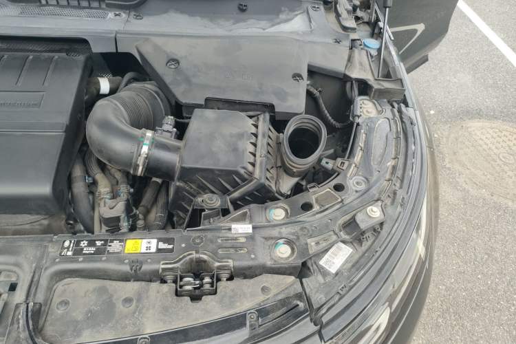 Used Land Rover Range Evoque 2021 Range Rover Velar L 249PS R-Dynamic First Edition Engine Bay Left