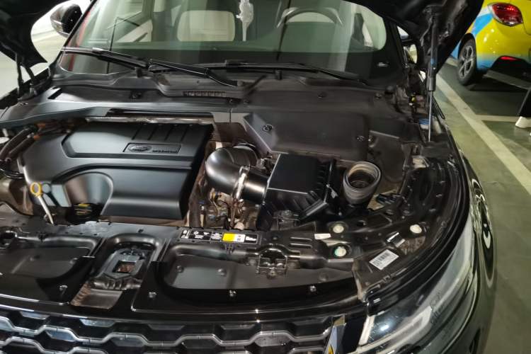 Used Land Rover Range Evoque 2021 Range Rover Velar L 249PS R-Dynamic First Edition Engine Bay Left