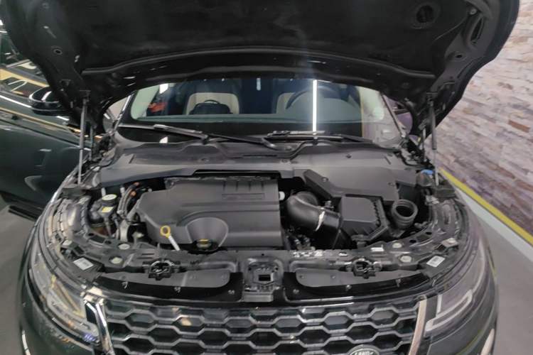 Used Land Rover Range Evoque 2021 Range Rover Velar L 249PS R-Dynamic First Edition Engine Bay