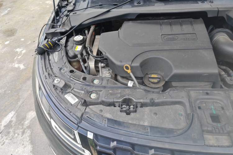 Used Land Rover Range Evoque 2021 Range Rover Velar L 249PS R-Dynamic First Edition Engine Bay Right